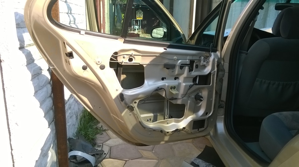 Шумоізоляція дверей, задньої полиці, задніх сидінь 1