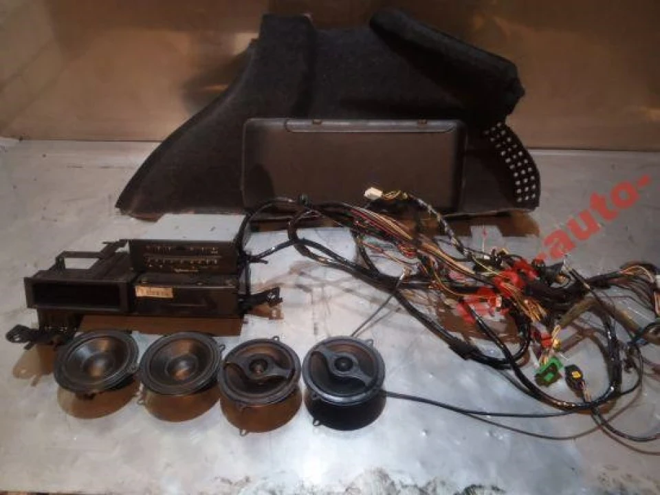 Megane CABASSE AUDITORIUM TRONIC CD Changer
