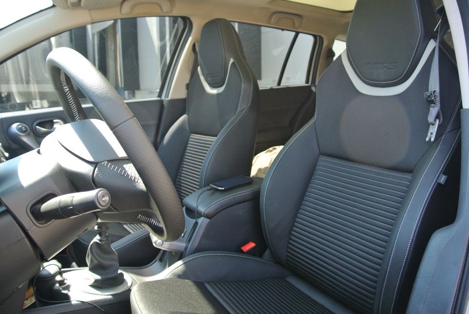 сидіння Octavia 3 RS в салоні Megane II 1