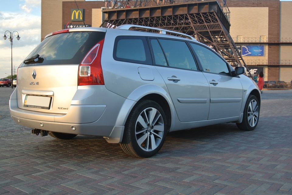 установка бризковиків Megane II 2