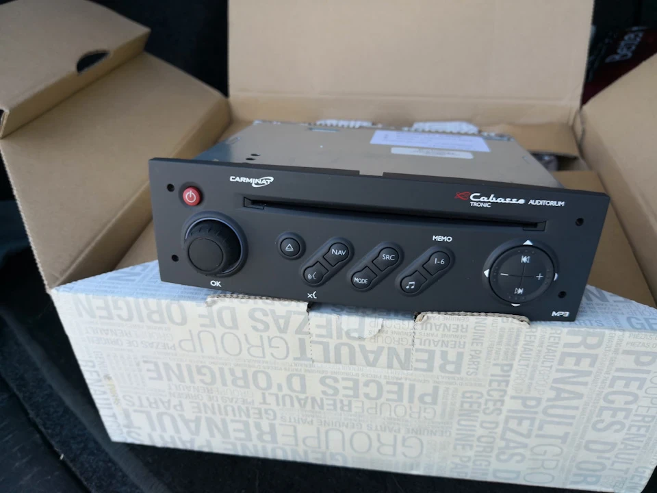 Заміна ГУ Cabasse mp3 8200964827