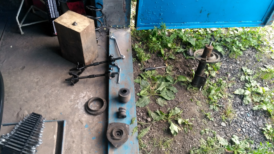 Заміна стійок амортизаторів, стійок стабілізаторів, опор, опорних підшипників + сітка в бампер і ще кілька дрібниць 3
