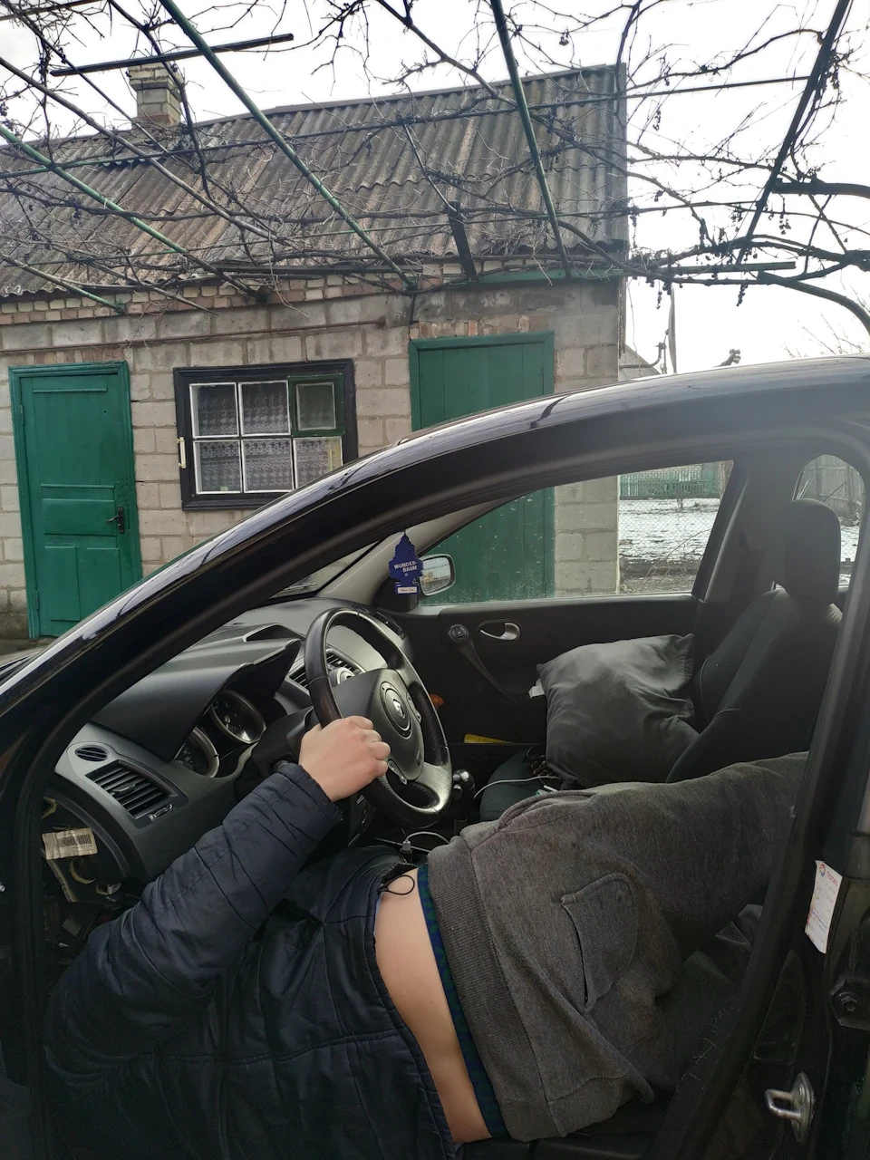 Ну ви зрозуміли чи моторчик пічки (клімату)