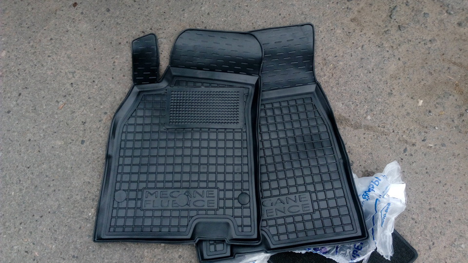 Килимки салону 4