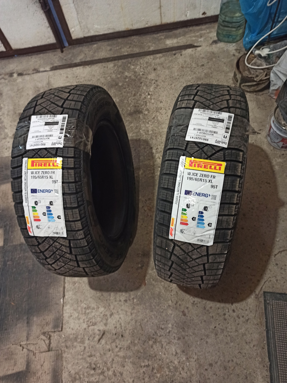 Перевзувся в нову зимову гуму Pirelli ICE ZERO FR 195/65 R15 1
