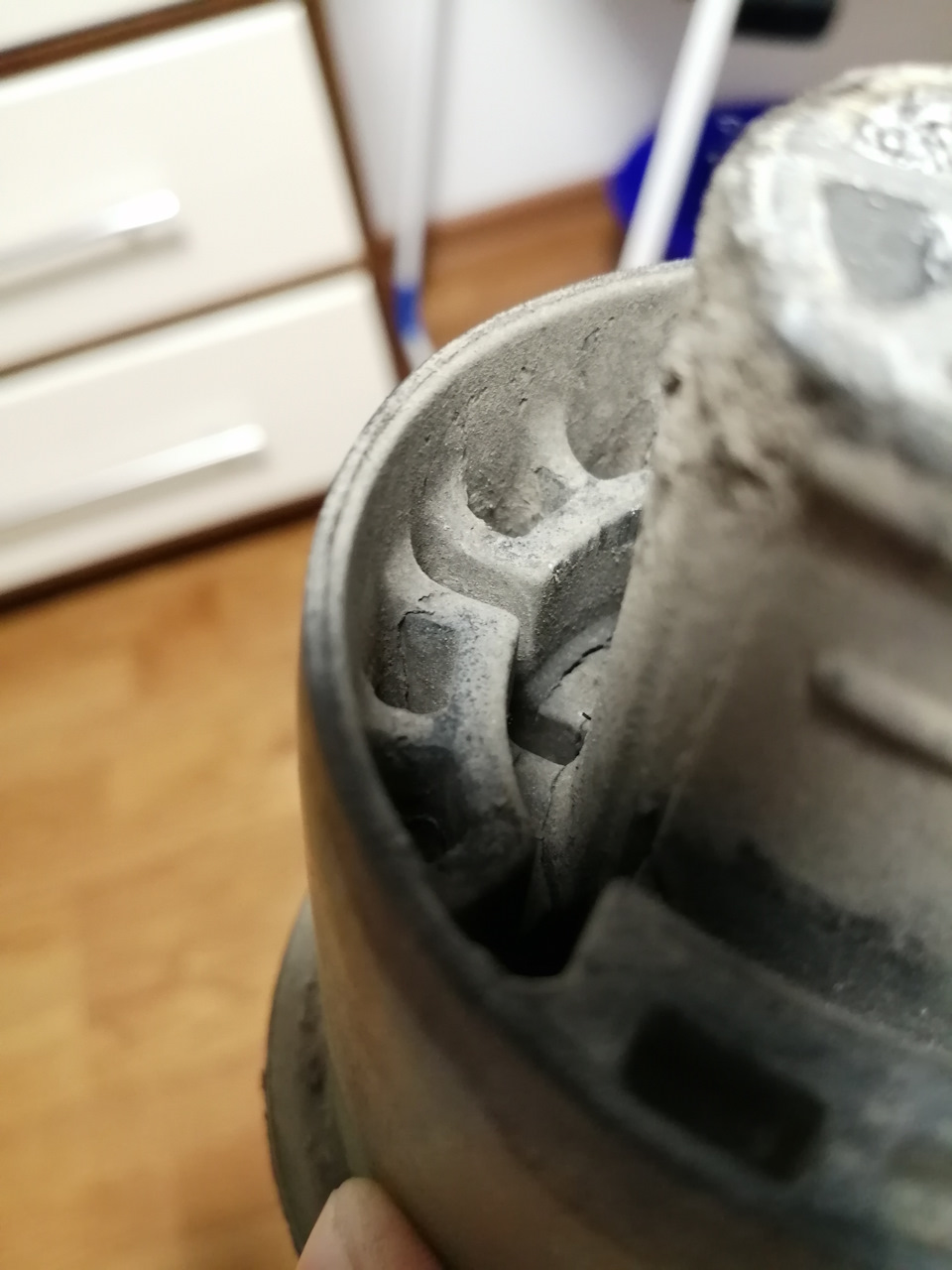 Заміна сайлентблоків задньої балки на 245000 км 4