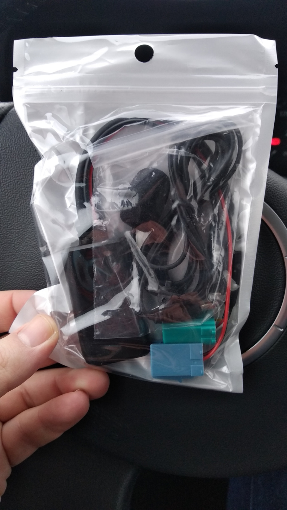 Приїхав перший ніштяк з Китаю Aux-BlueTooth 2