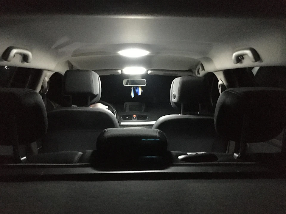 LED лампочки в салон
