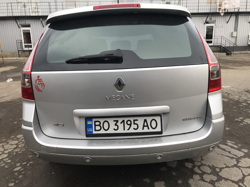 Шильдик dСІ на кришці багажника. 2