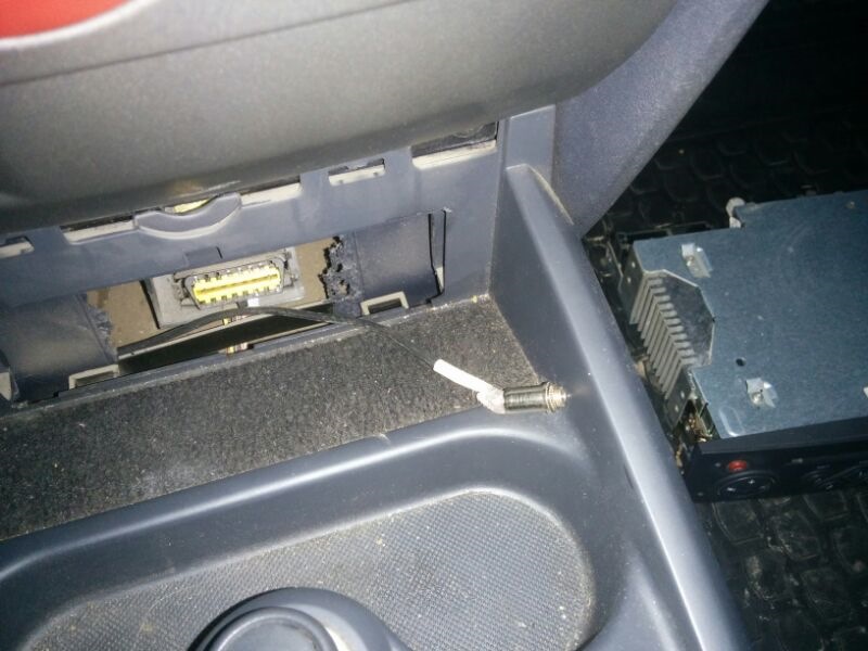 зробив вихід AUX 3