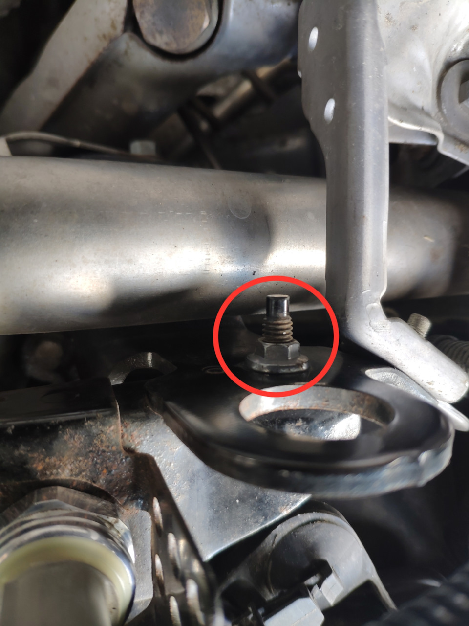 DF998 (Engine failure hazard) або (Перевірити систему зниження токсичності) 4