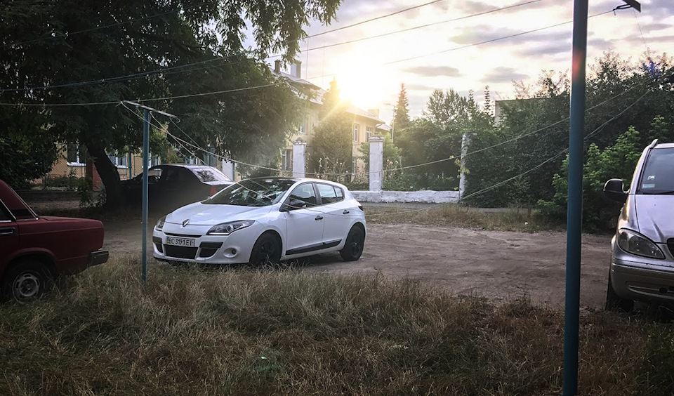 Меган проданий, нехай живе Меган 1