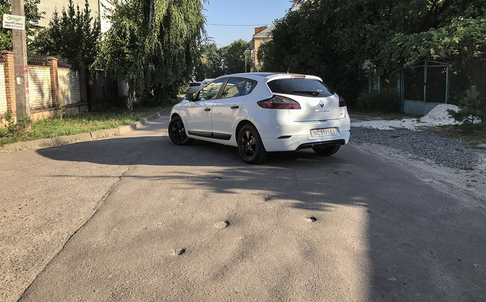 Меган проданий, нехай живе Меган 3