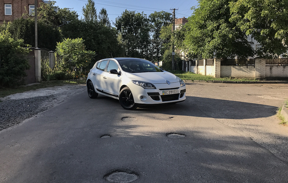 Меган проданий, нехай живе Меган 2