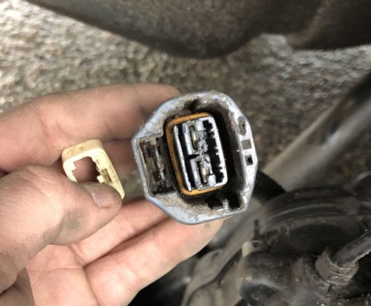 Електроручник. Стандартний клин. Лікування Сheck parking brake . 4