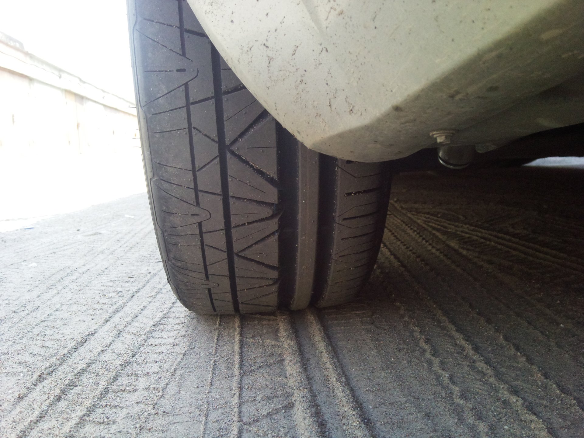 Гума Nitto Invo 4