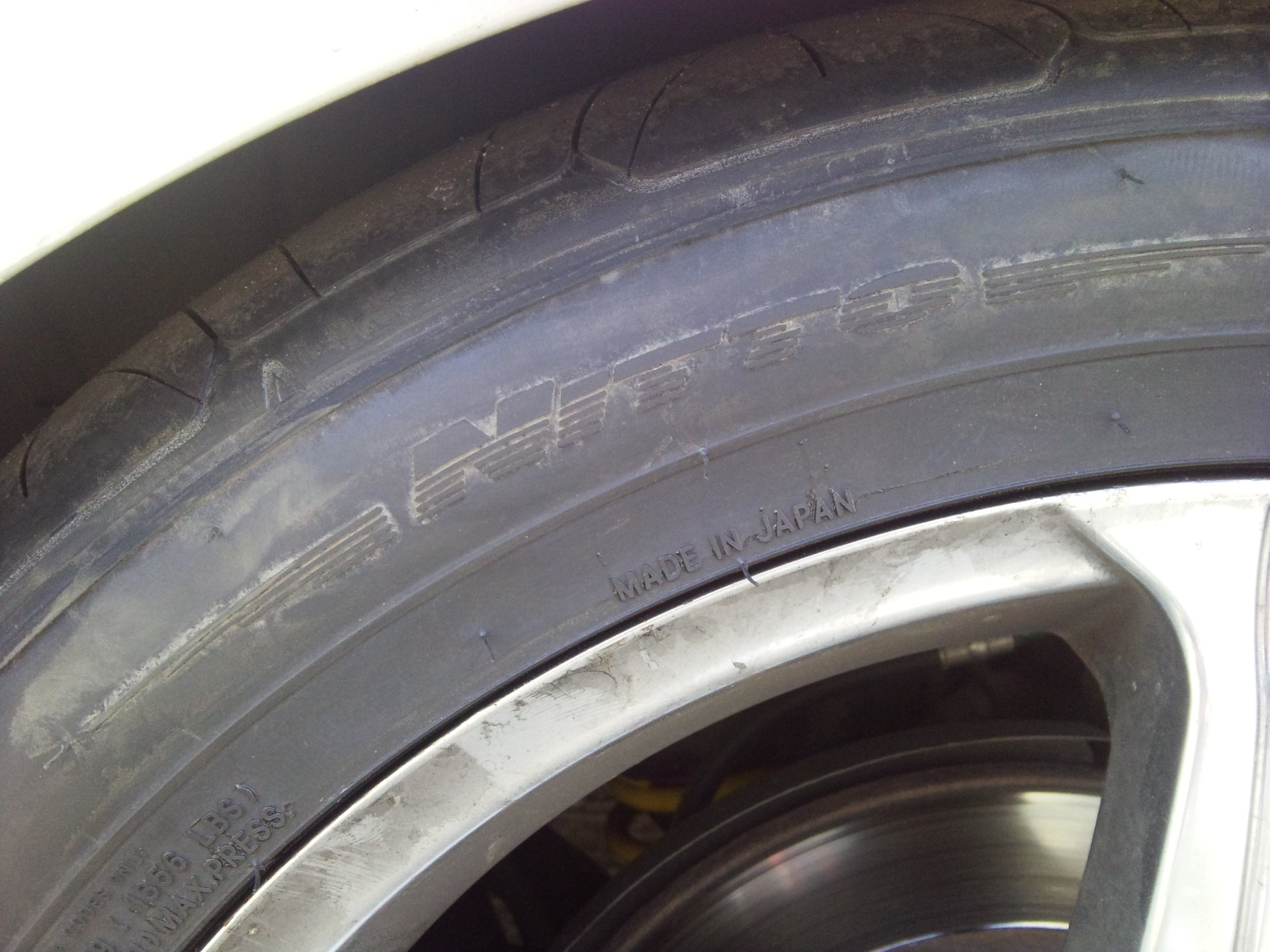 Гума Nitto Invo 1