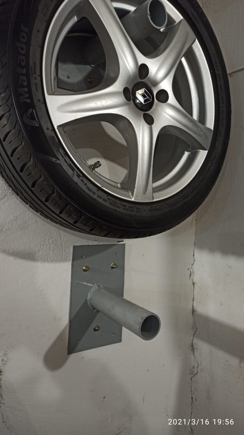 Ronal R17 7j 4x100 та Matador MP-47 Hectorra 3 215/50 R17 98Y XL 5