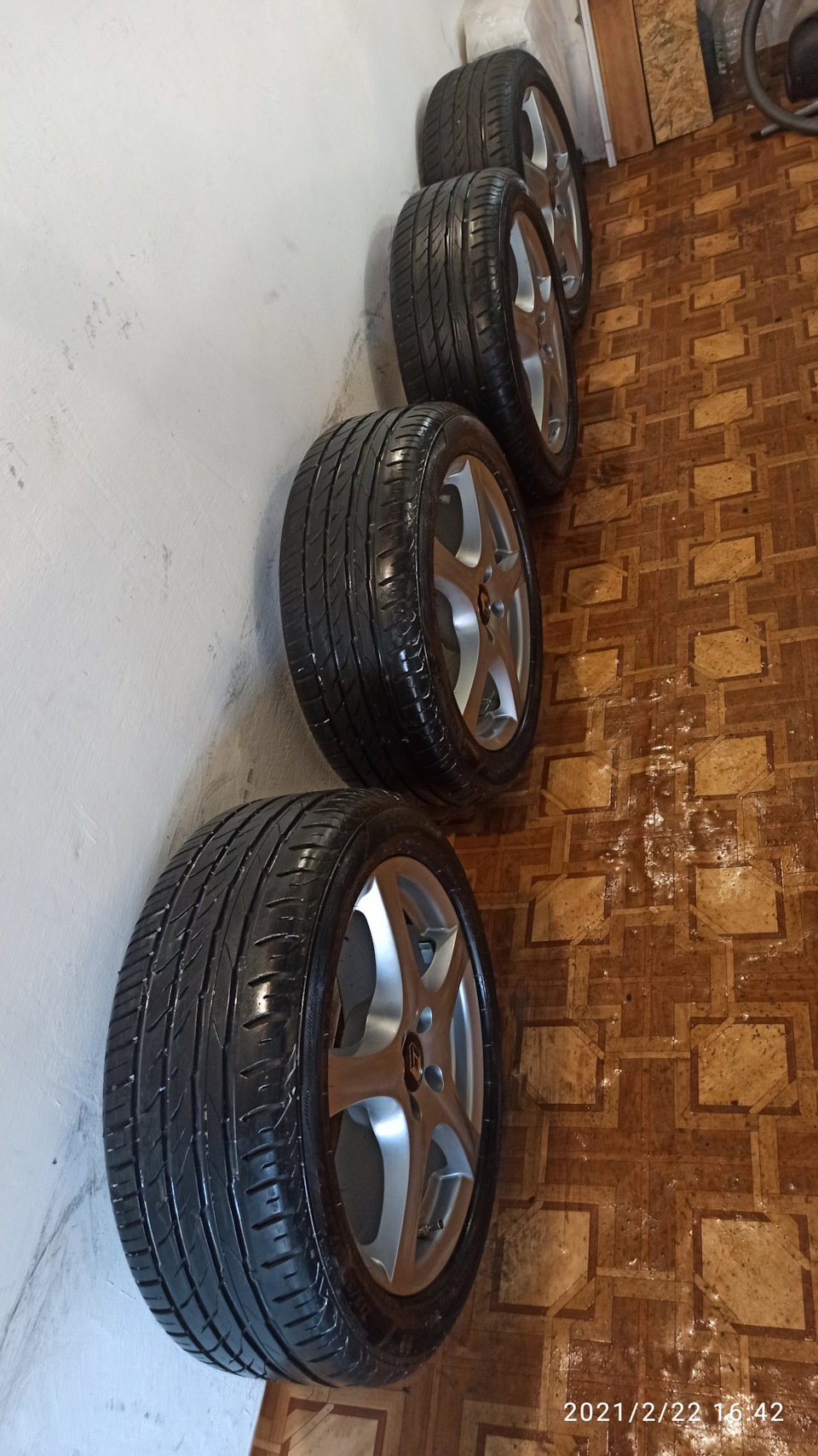 Ronal R17 7j 4x100 та Matador MP-47 Hectorra 3 215/50 R17 98Y XL 4