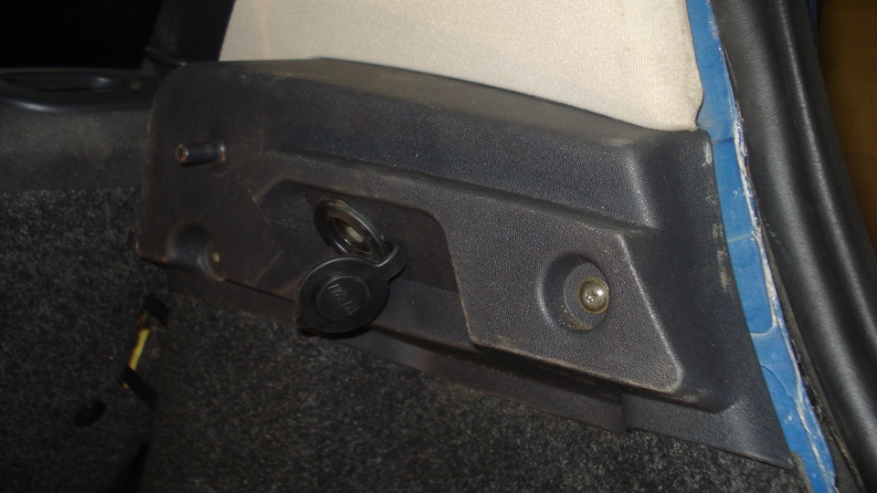 Розетка 12 V в багажнике 1