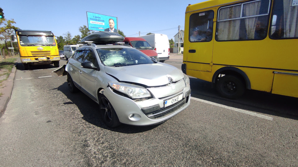 Megane 3 проти FAW CA 3252 4