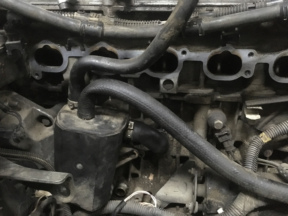 Циркуляція картерних газів. Safrane 2.5 2
