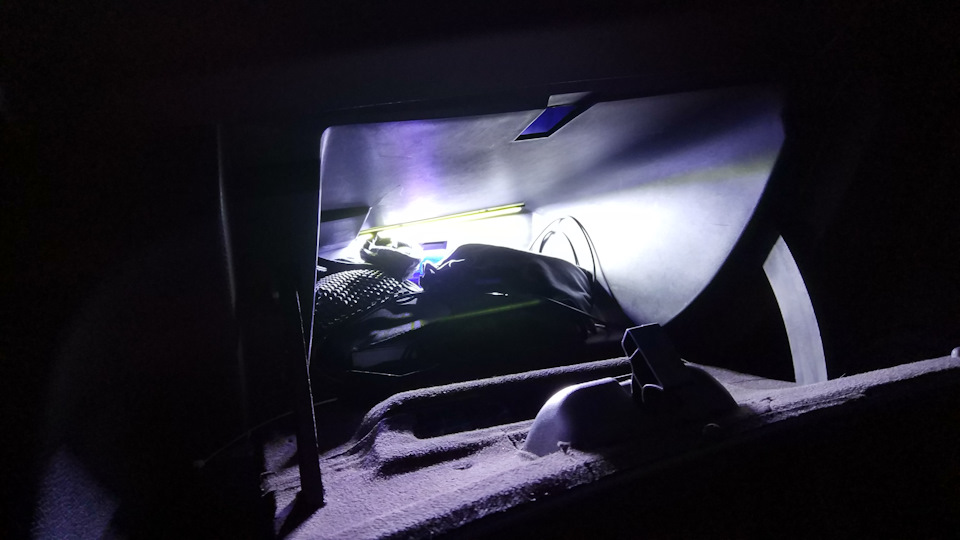 Підсвічування бардачку і led Дхо. 1