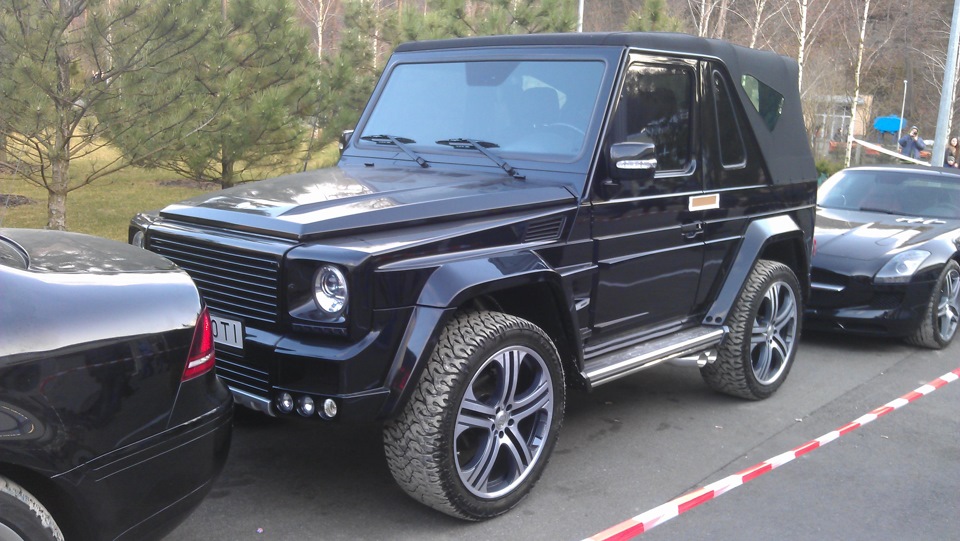 Колекція автомобілів Януковича у Межигір'ї 4