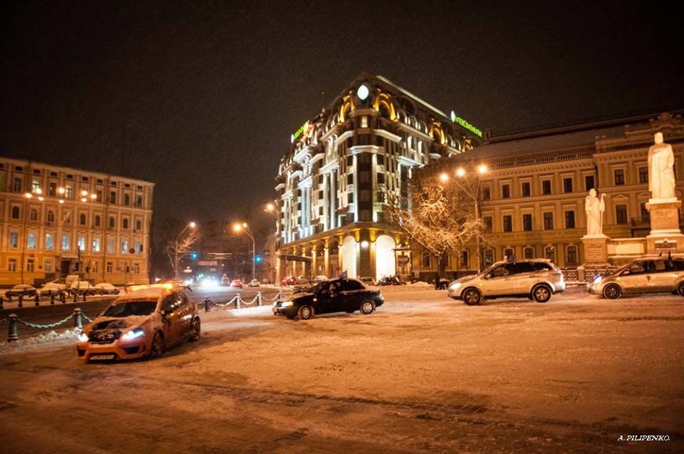 Перша ожеледиця, нічні автопробіги та чаювання з друзями в Києві :) 5
