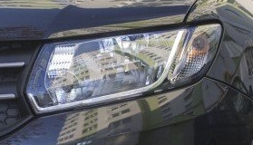 Порівняння європейської та української версій Sandero Stepway 2013 4