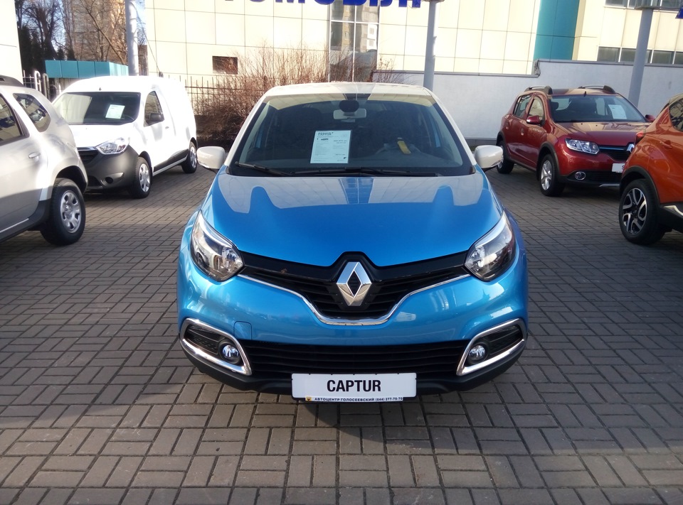 RENAULT CAPTUR ))))) 1