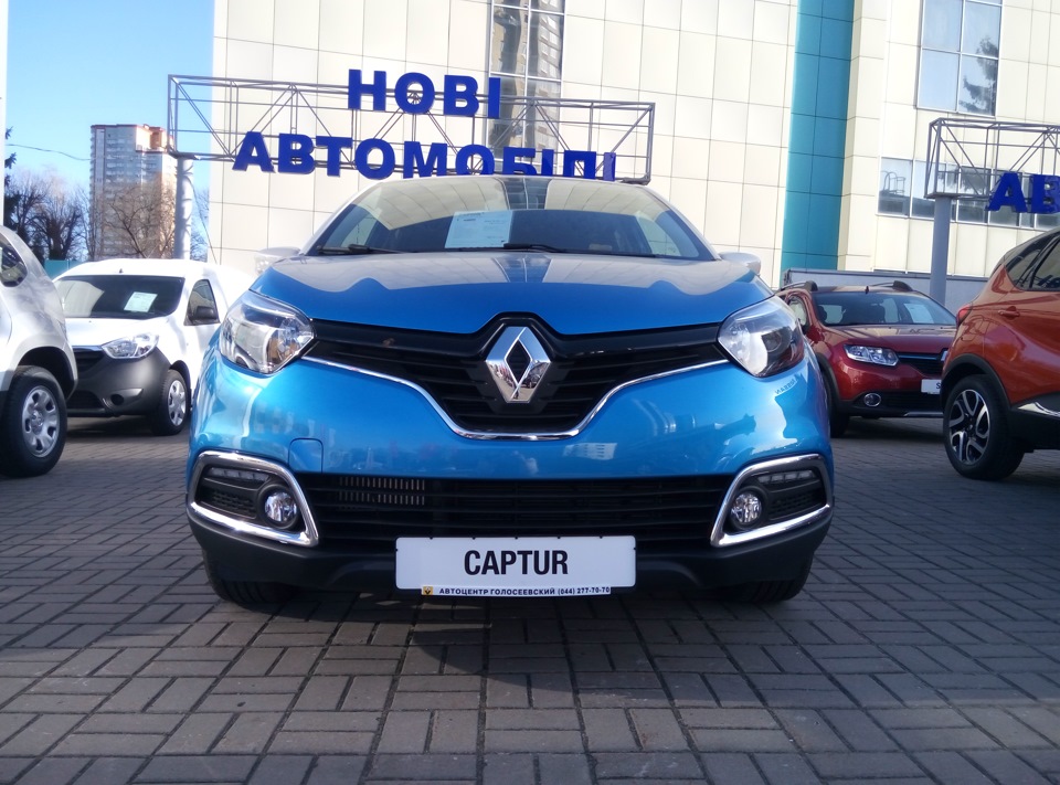 RENAULT CAPTUR ))))) 3