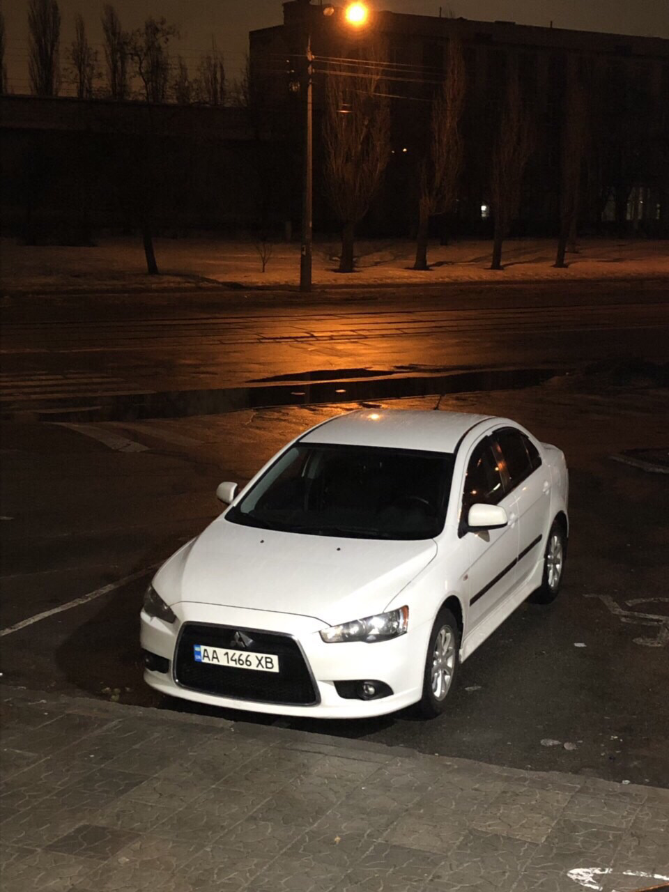 Lancer X наближений до Evo 1