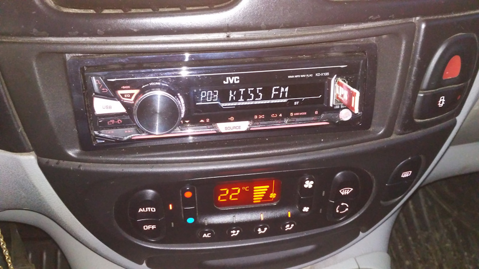 Автомагнітола JVC KD-X135 2