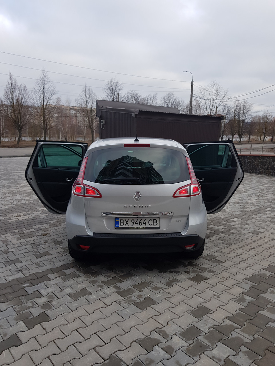 Хромована планка кришки багажника 2