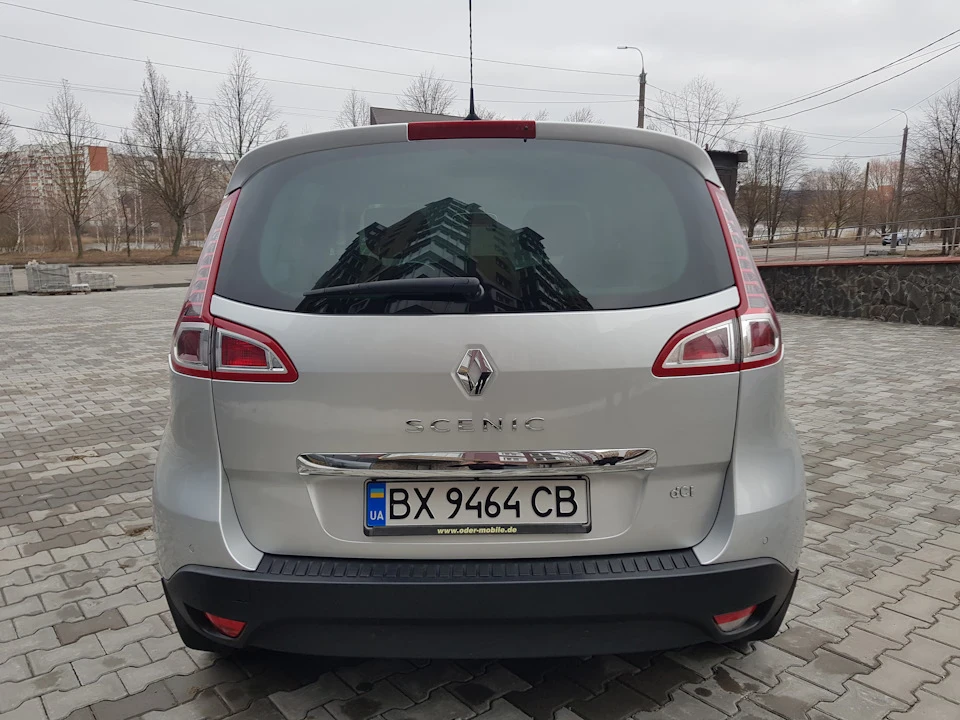 Хромована планка кришки багажника