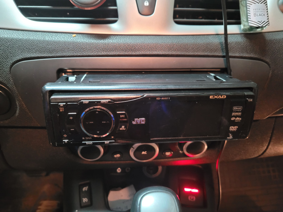 З музикою розібрався …коштує decker 124 bt 5