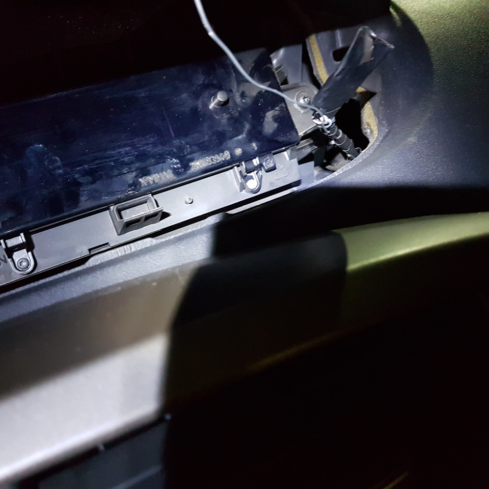 Доповнено 10.12.2019. Встановлення адаптера для підкермового керування позаштатною магнітолою 3