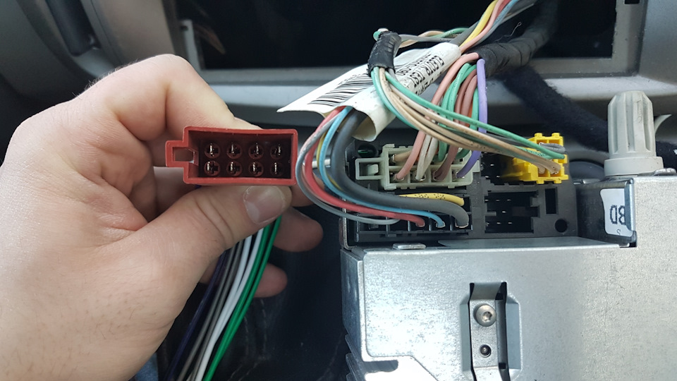 Замінив штатну магнітолу на Sony DSX A30 3