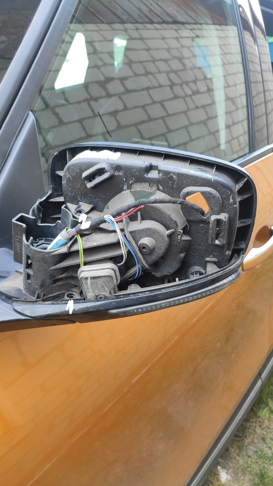 Обслуговування механізму складання дзеркал Renault 2