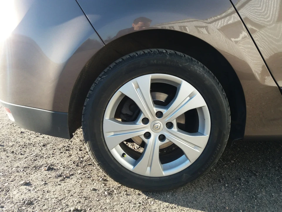 Літні шини 215/55 R17 на Гранд Сценік 3