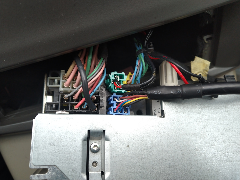 Встановлення Renault Audio Connection Box 4