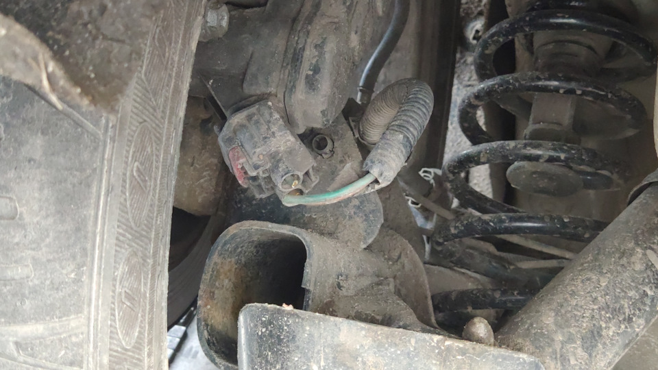 Check Parking Brake Scenic 3 помилка на панелі з урвищем дроту на фішці ручника 1