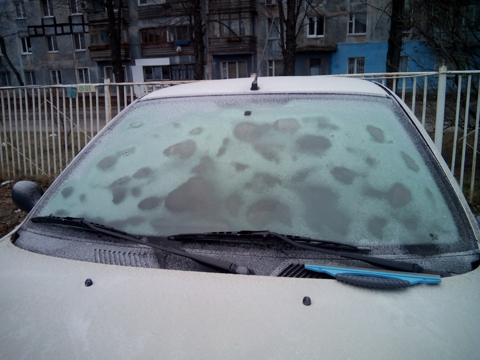 Лайфхак від замерзання скла в дії 1