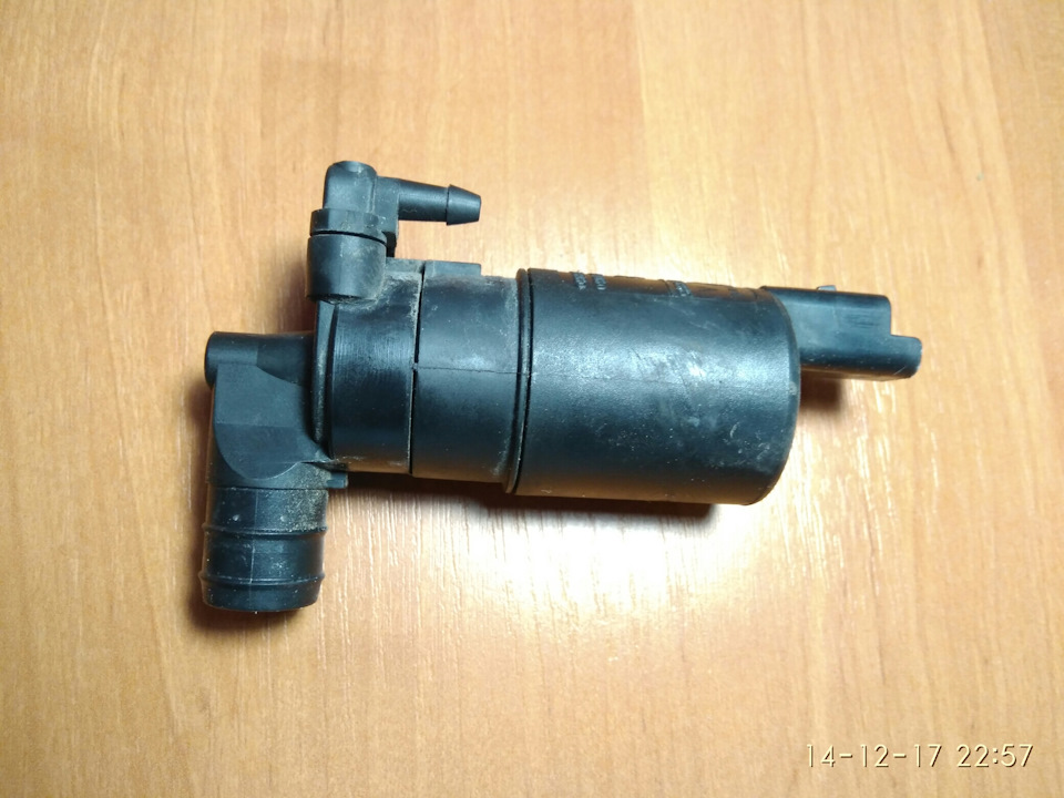 Заміна насоса омивача скла Symbol 1.4 16V 1