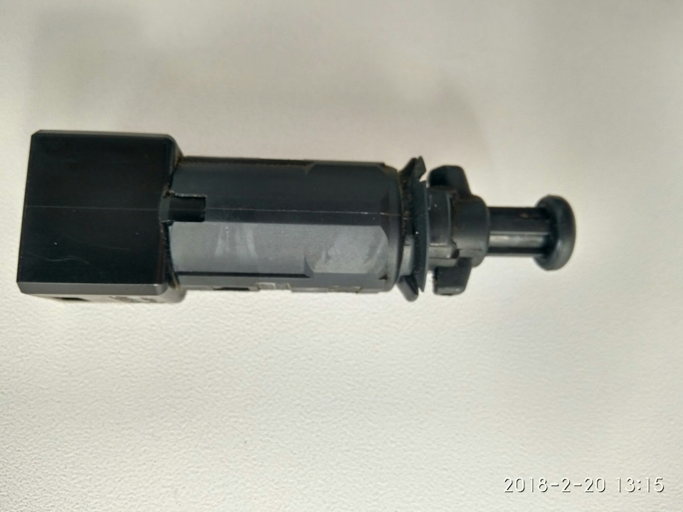 Заміна вимикача (жабка) стопів Symbol 1.4 16V 4