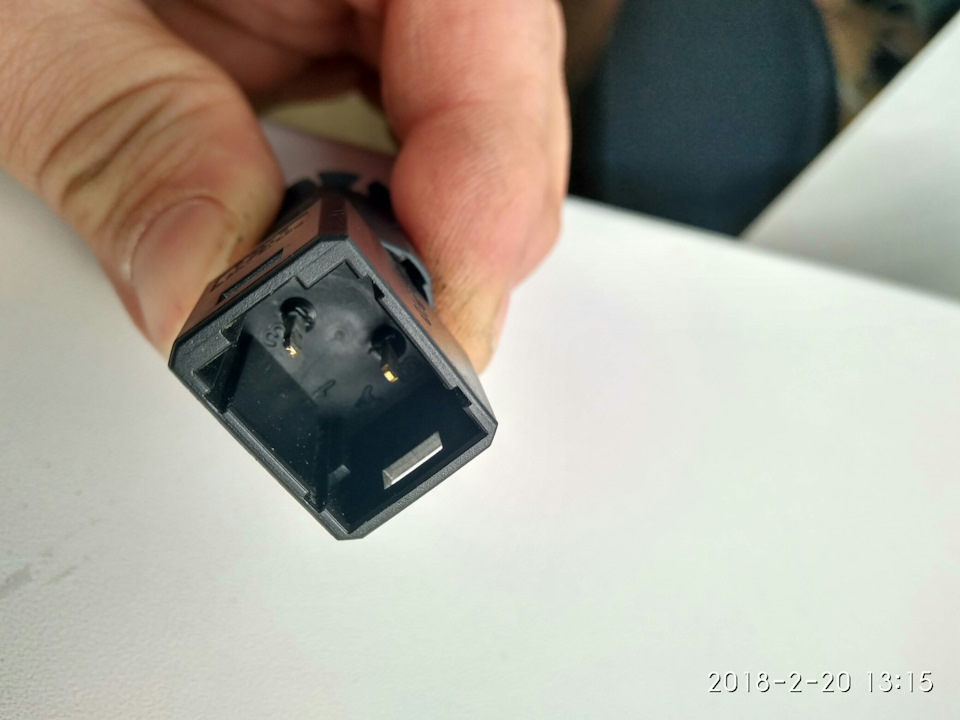 Заміна вимикача (жабка) стопів Symbol 1.4 16V 3