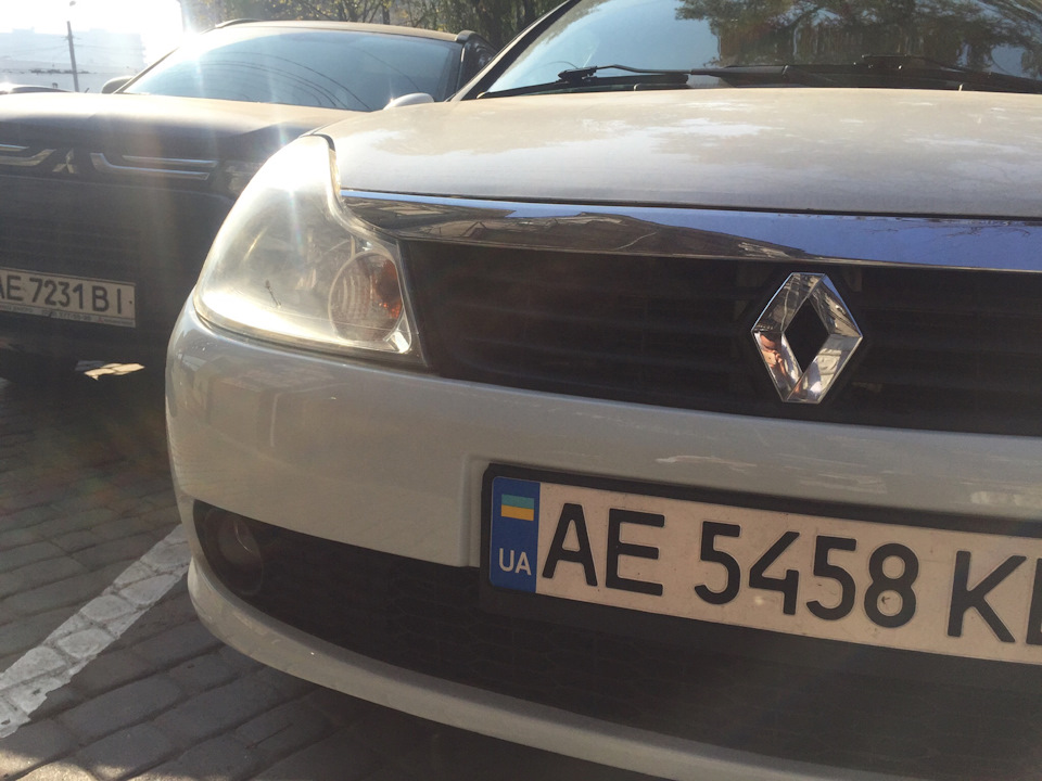 Фарбування бампера на офіціалі Renault 3