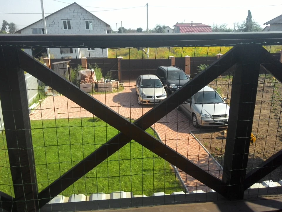 На прохання, додаю ще фото, салон трохи пізніше пофоткаю)