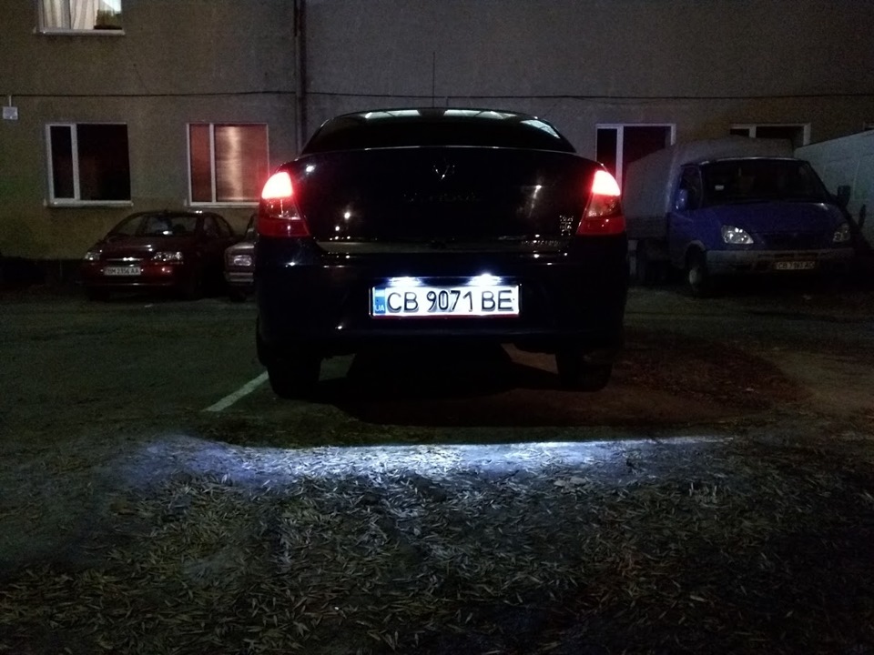 LED підсвічування номерного знака та салону 3
